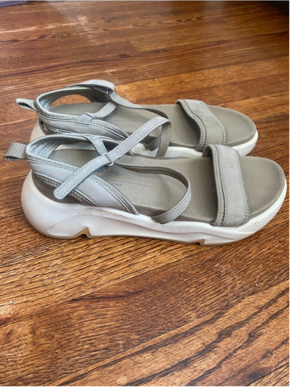 ECCO Sage Green Platform Strappy Sandals Sport Cushioned Quiet Luxury Scandi 41